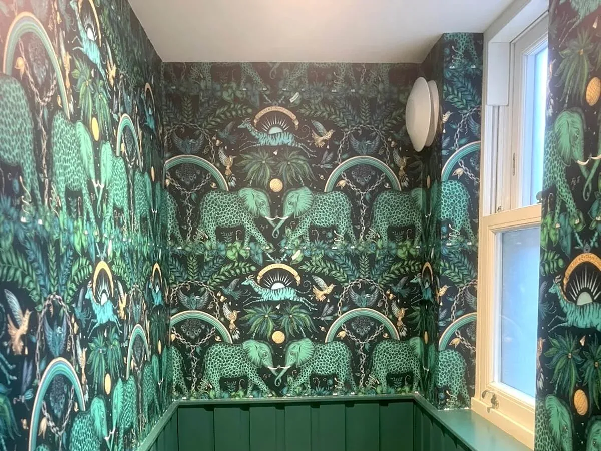 cardiff-home-render-walls-painted-blue-primrose-decor Foxglove Decor house painters apply designer wallpaper to a bathroom in Ashbrooke